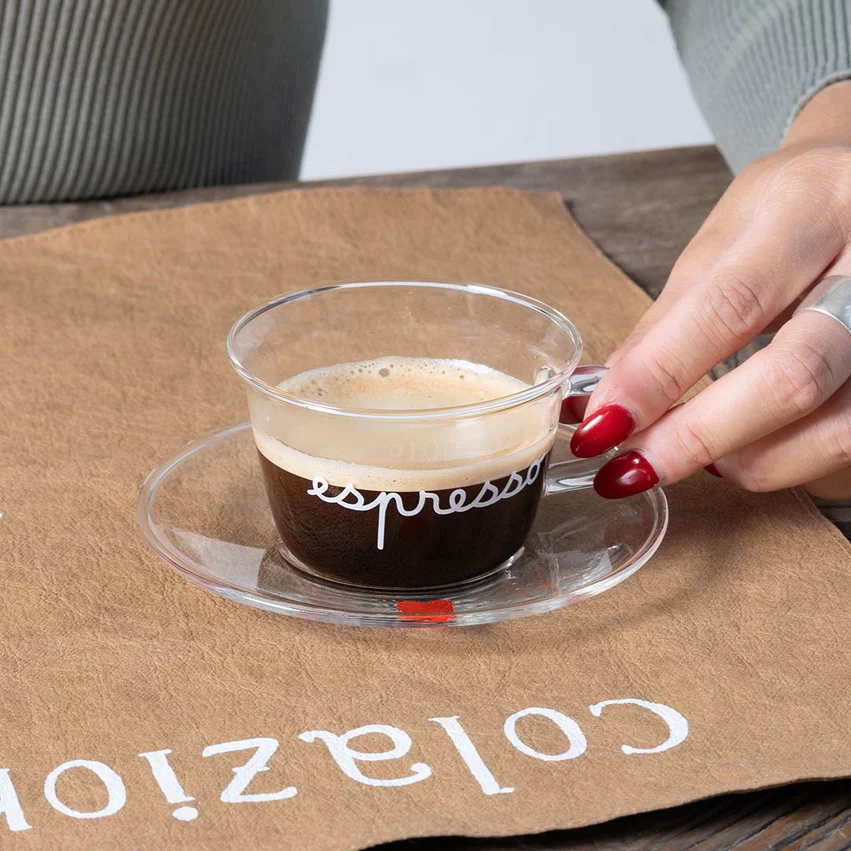 SET 2 TAZZE ESPRESSO CON PIATTINO CUORICINI ROSSI - Woodlume