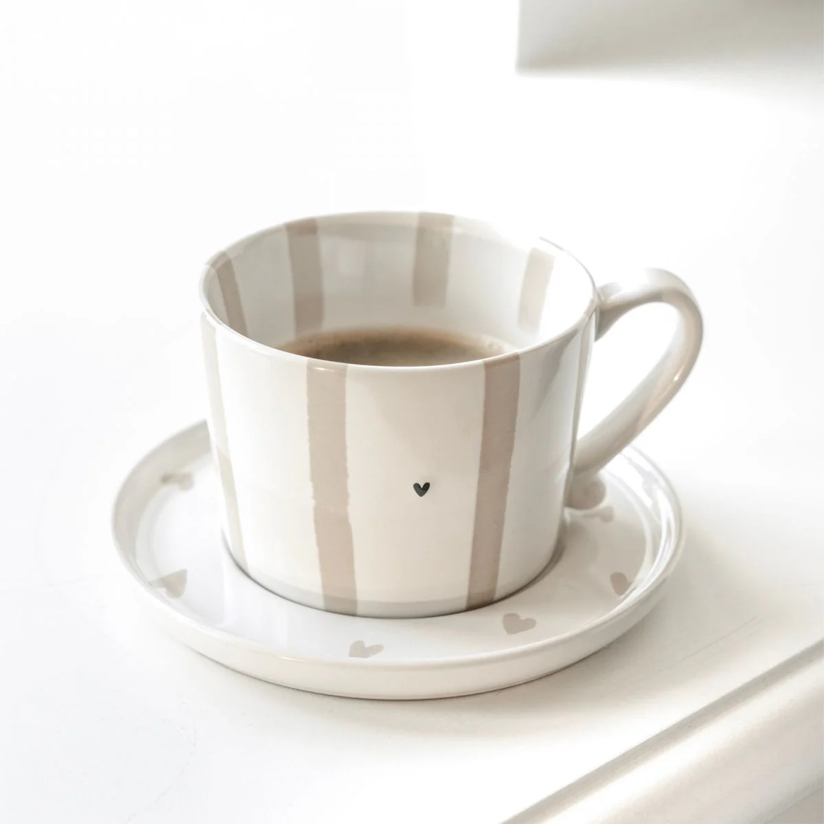 PIATTO PER TAZZA CUORICINI BEIGE 15 CM - Woodlume